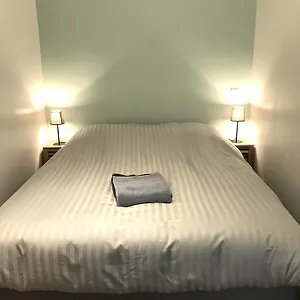 https://fully-renovated-1br-apartment-well-located.fr-paris.fr