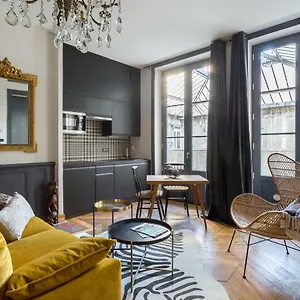 canopy-appart-place-des-terreaux-lyon-1er.hotels-rhonealpes.com/